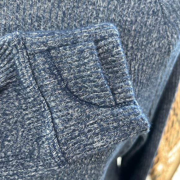 Althleta girl super soft blue hoodie like new XL - Picture 4 of 4